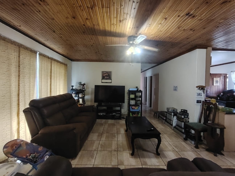  Bedroom Property for Sale in Uitsig Free State